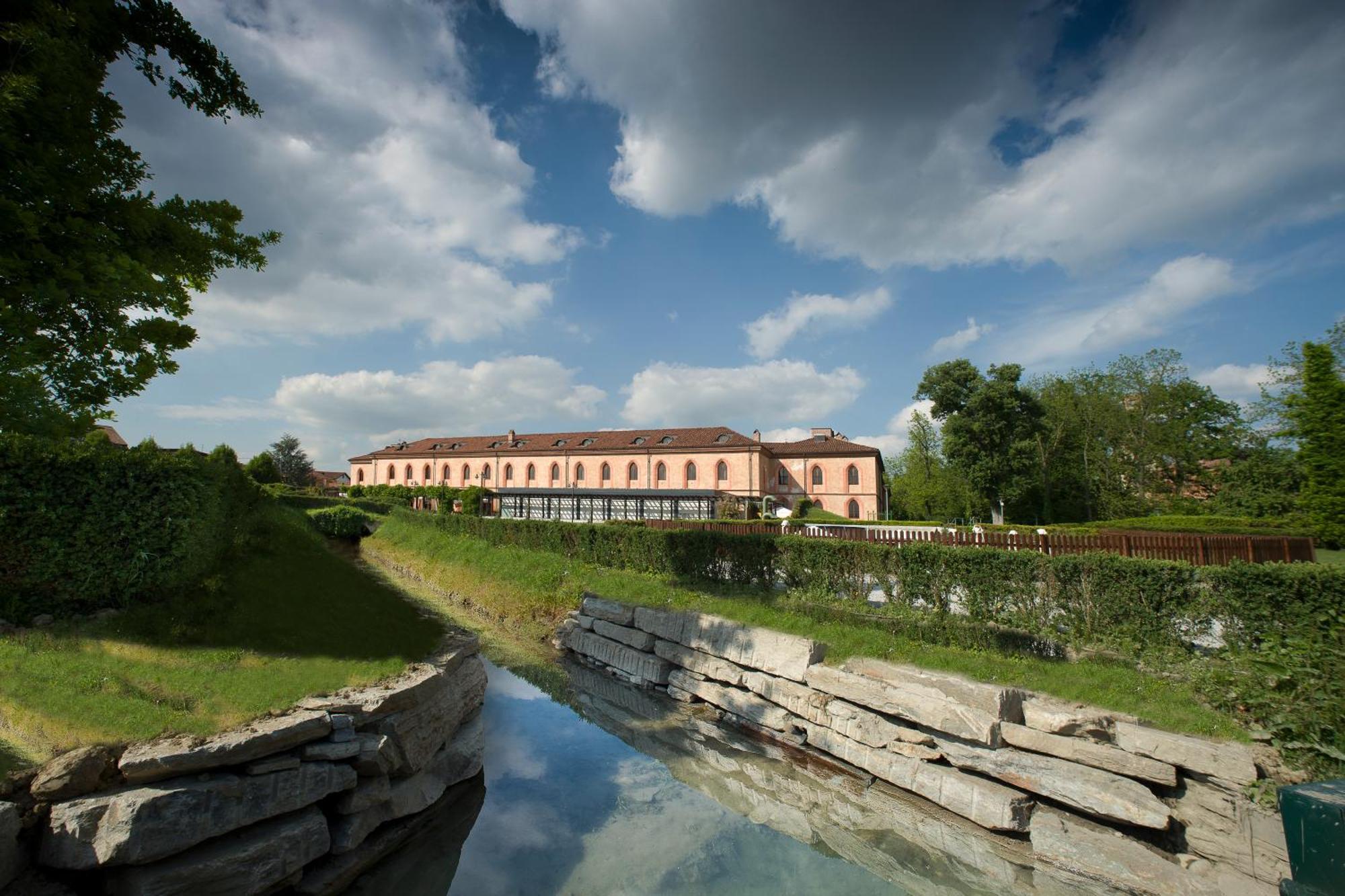 Albergo dell'Agenzia Bra Esterno foto
