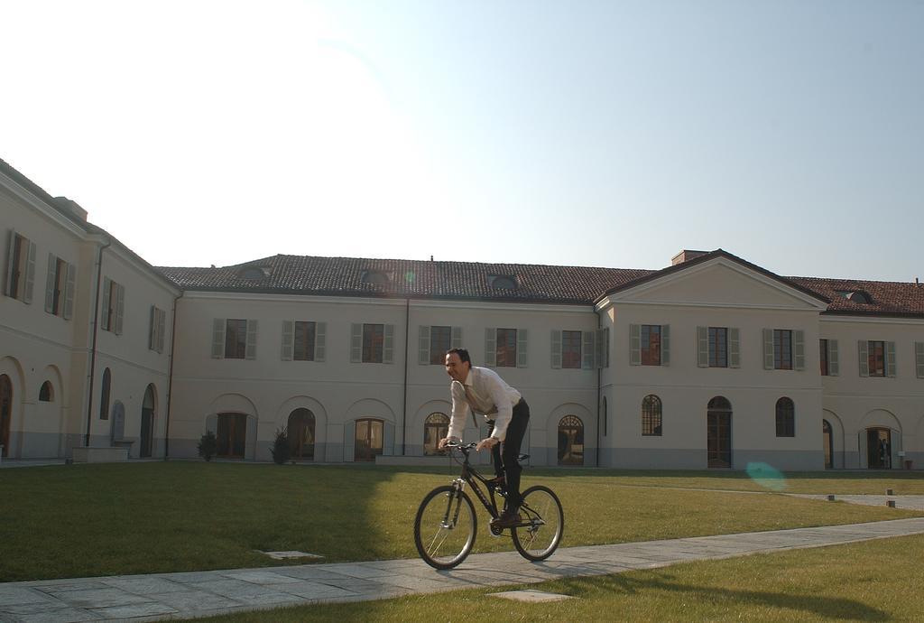 Albergo dell'Agenzia Bra Esterno foto