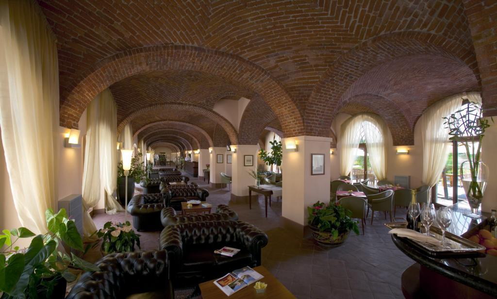 Albergo dell'Agenzia Bra Esterno foto