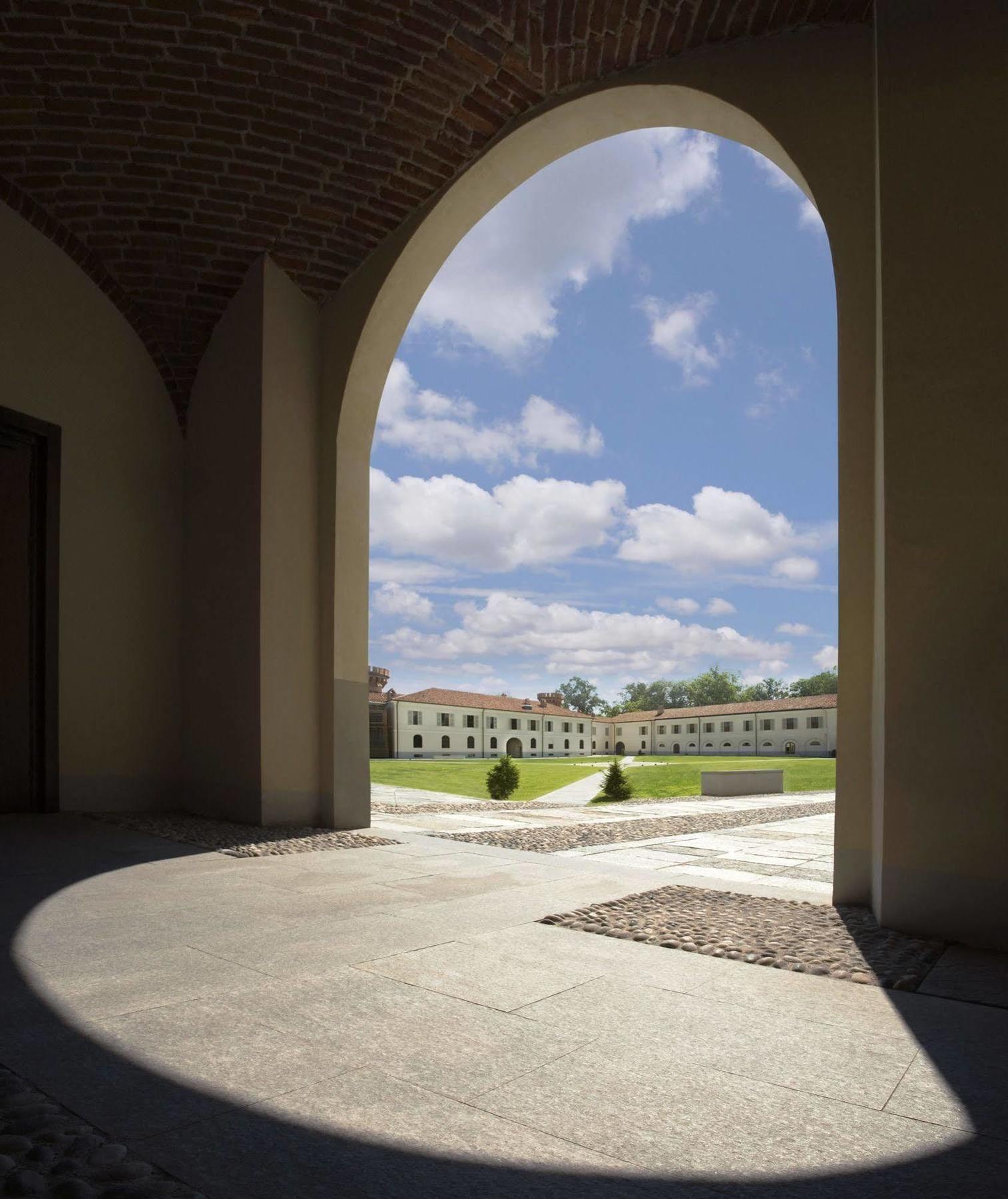 Albergo dell'Agenzia Bra Esterno foto