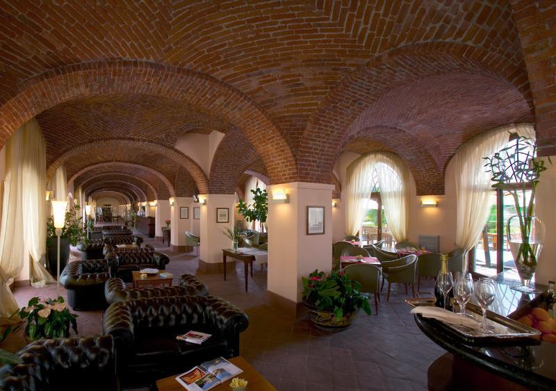 Albergo dell'Agenzia Bra Esterno foto