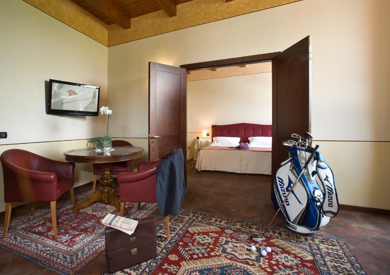 Albergo dell'Agenzia Bra Esterno foto